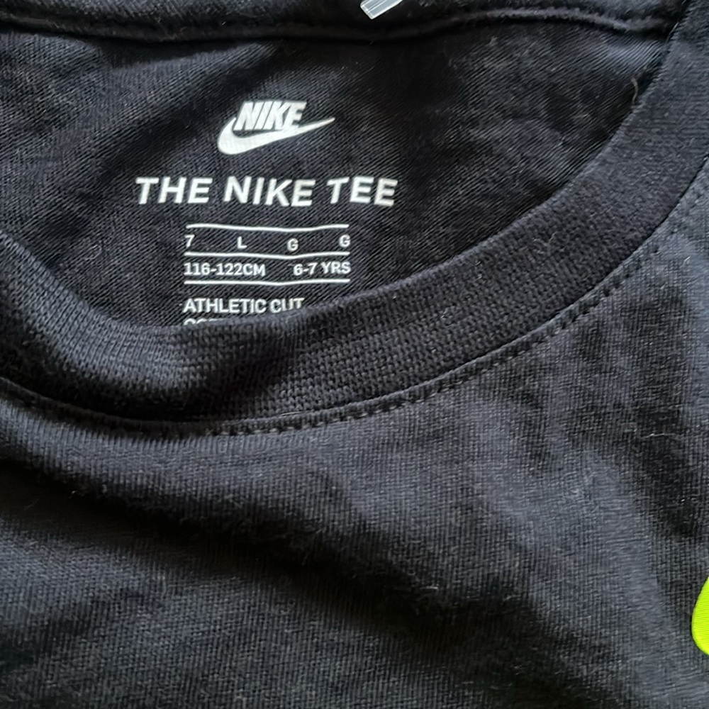 Nike - Picture 4 of 6